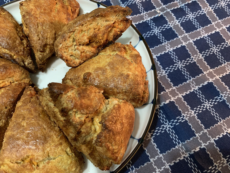 咸蛋黄肉松司康的做法