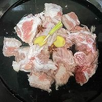 排骨烧油豆腐的做法图解3