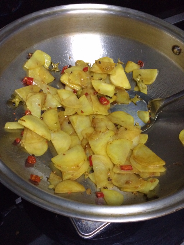 酸辣土豆片的做法图解3