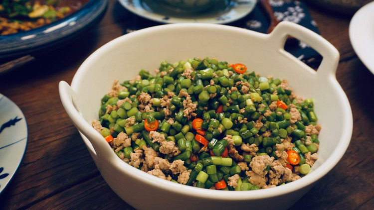 蒜薹肉末的做法