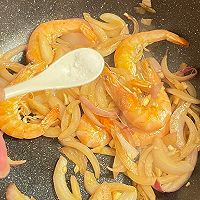 尝试地中海饮食第3天丨洋葱蒜香大虾的做法图解8
