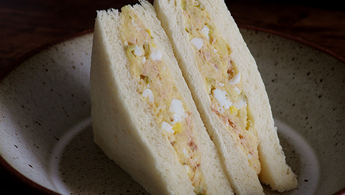 不一样的美味——金枪鱼土豆鸡蛋三明治