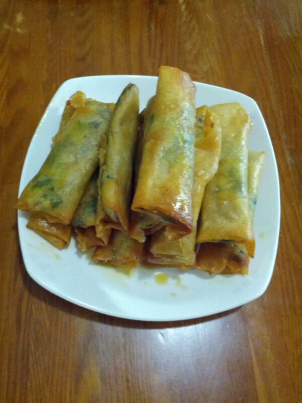 Spring rolls with chives