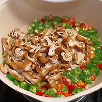 吃一口就停不下来的美味～爆炒肥肠的做法图解3