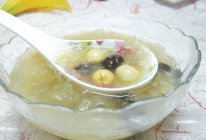 银耳莲子百合汤的做法