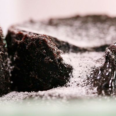 巧克力熔岩蛋糕—迷迭香