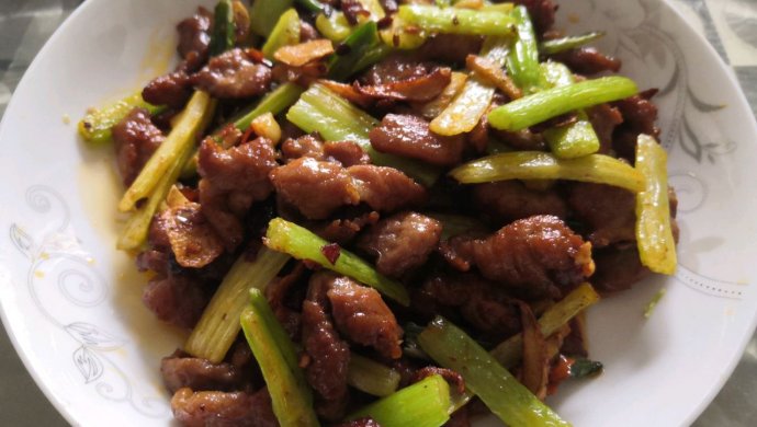 芹菜牛肉丝