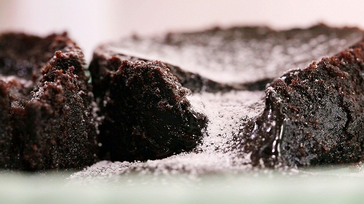 巧克力熔岩蛋糕—迷迭香的做法