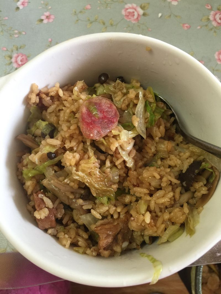 腊味煲仔饭(电饭煲版)的做法