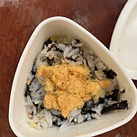 #入秋滋补正当时#味蕾与食物相濡以沫——海苔肉松饭团的做法图解4