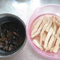 凉拌腐竹木耳的做法图解1