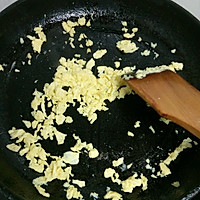 脆黄瓜什锦炒饭的做法图解3