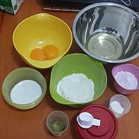抹茶戚风蛋糕的做法图解1