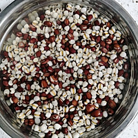 夏日解暑神器：红豆薏米汤的做法图解1