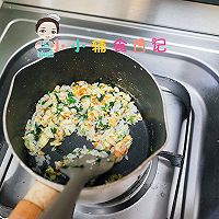 10个月以上辅食菠菜肉松炒蛋的做法图解7