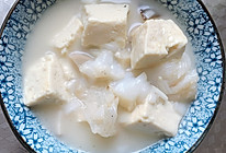 奶白奶白的鳕鱼豆腐汤的做法