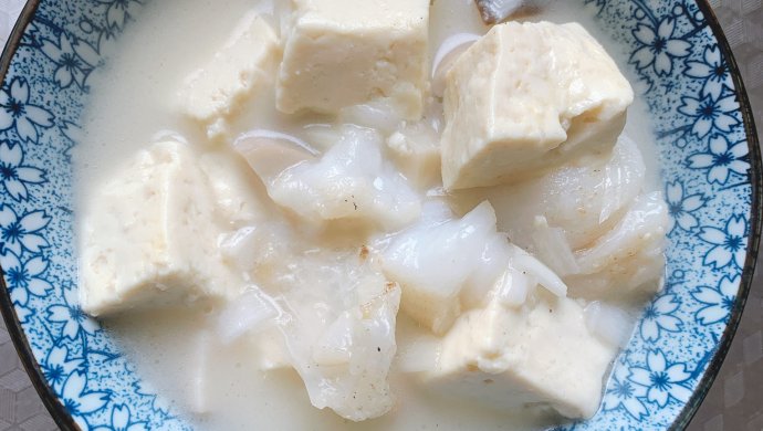 奶白奶白的鳕鱼豆腐汤