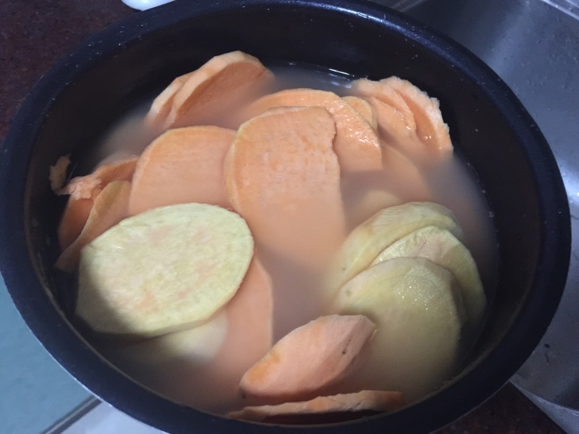 香脆番薯的做法图解1