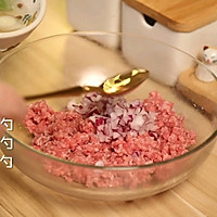 一口爆汁的牛肉饼来啦！的做法图解1