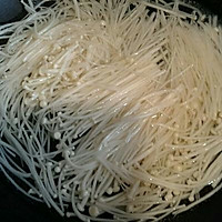 凉拌金针菇的做法图解2