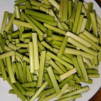 炒蒜苔的做法图解1