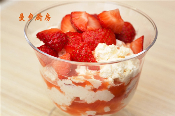 【曼步厨房】伊顿麦斯 Eton Mess