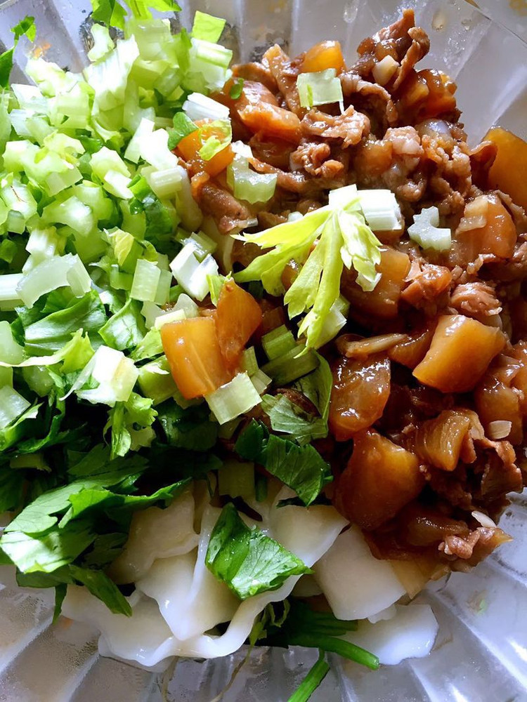 羊肉茄子面的做法