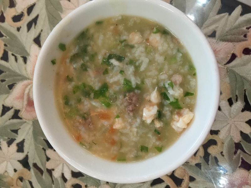海鲜猪肉蔬菜粥