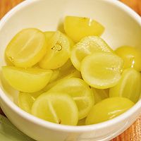 #玩心出道丨夏日DIY玩心潮饮挑战赛#鸭屎香椰果桃萄西打的做法图解5