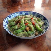 皮蛋烧丝瓜的做法图解7