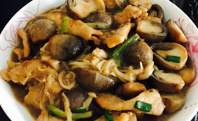 草菇金针菇烧肉片