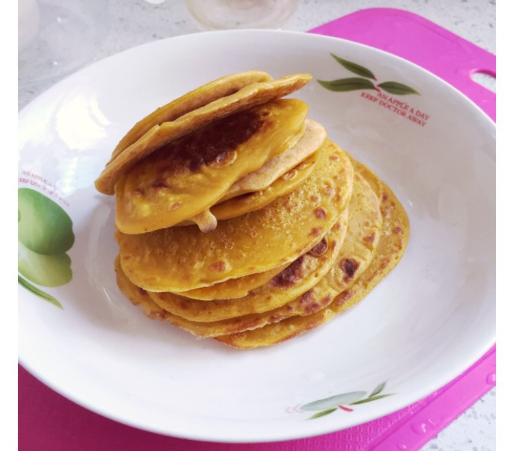 宝宝辅食：香蕉胡萝卜鸡蛋饼（适合8个月以上的宝宝）的做法