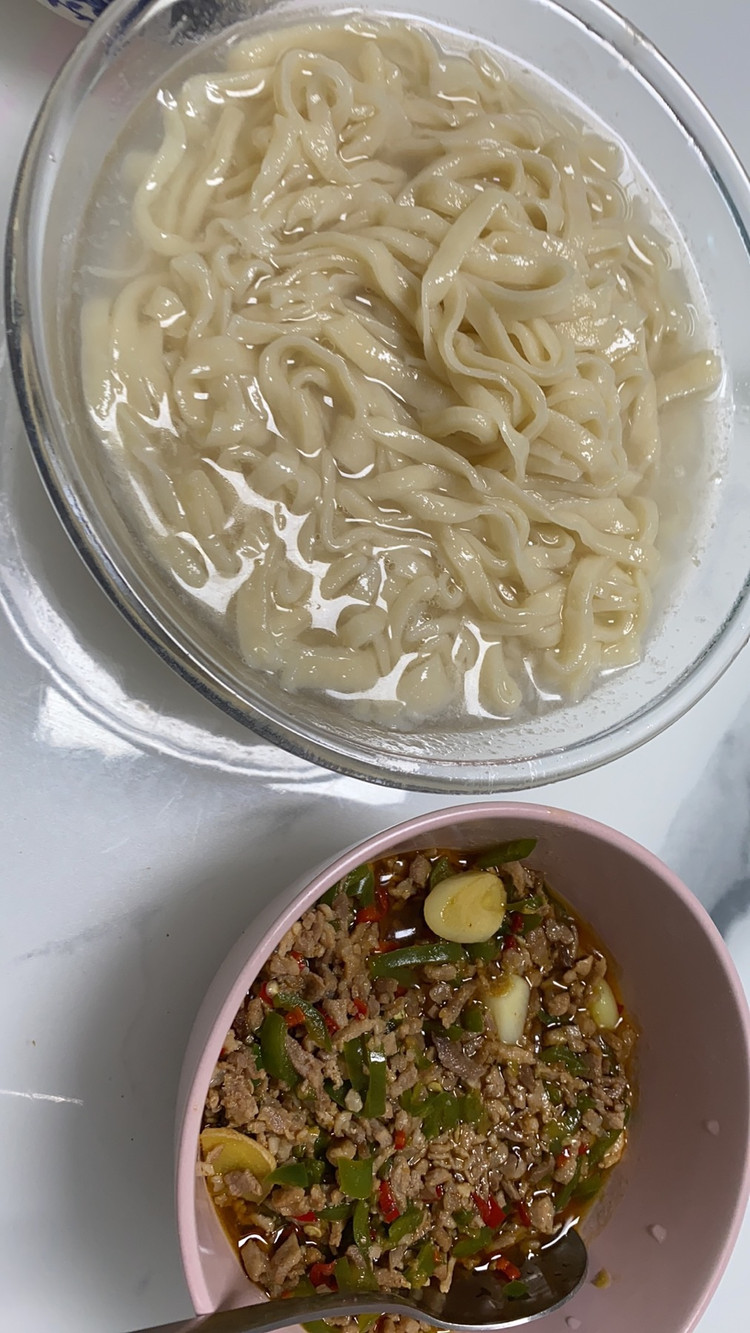 手擀面+肉卤的做法