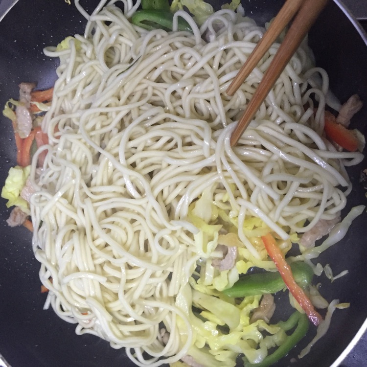 家常什锦炒面的做法图解8