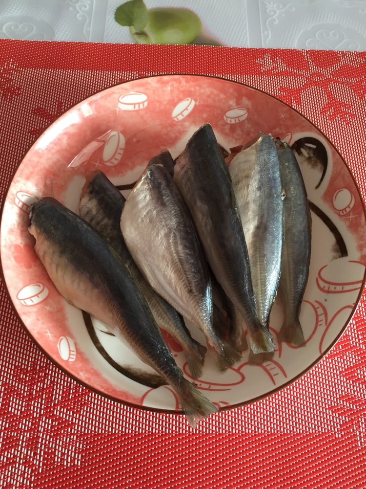辣番茄汁沙丁鱼罐头的做法图解2