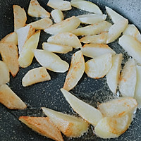 #奈特兰草饲营养美味#黄油煎薯角的做法图解5