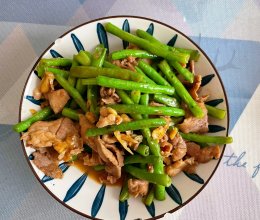 #刘畊宏女孩减脂饮食#超下饭的豆角炒肉片的做法