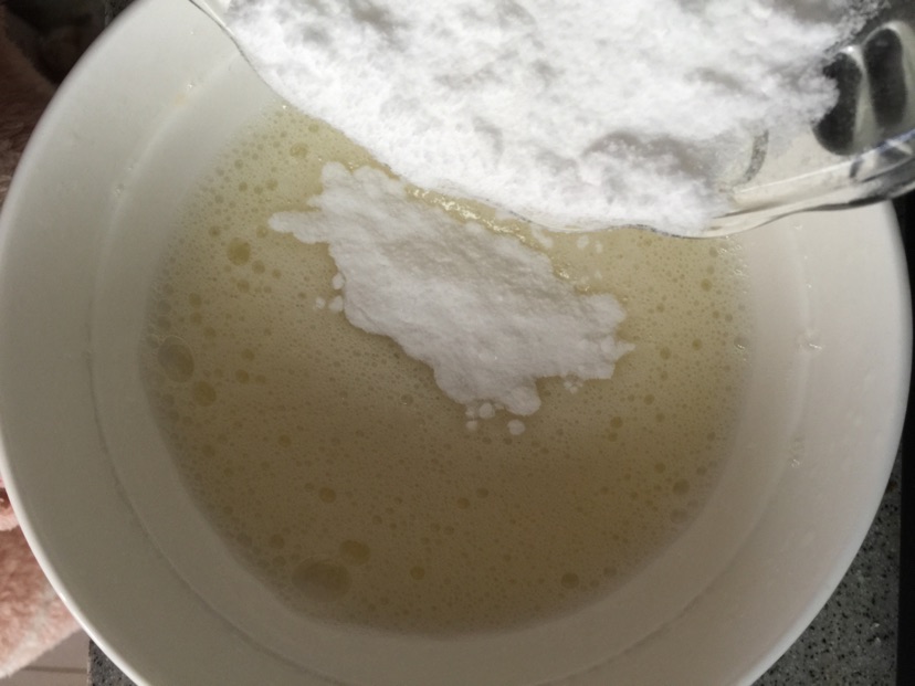 酸奶蛋糕的做法图解3