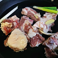 李孃孃爱厨房之一一牛排骨炖萝卜汤的做法图解4