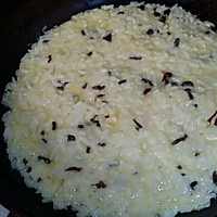 米饭干菜蛋饼的做法图解3