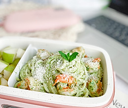 虾仁菠菜意面的做法