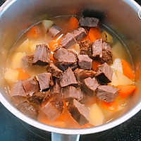 酱香浓郁的胡萝卜土豆炖牛肉的做法图解7