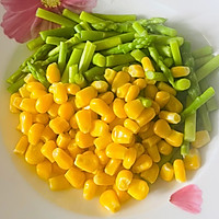 #本周热榜#鸡胸肉芦笋黄瓜玉米沙拉的做法图解2
