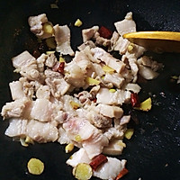 襄阳名菜——孔明菜烧五花肉的做法图解5