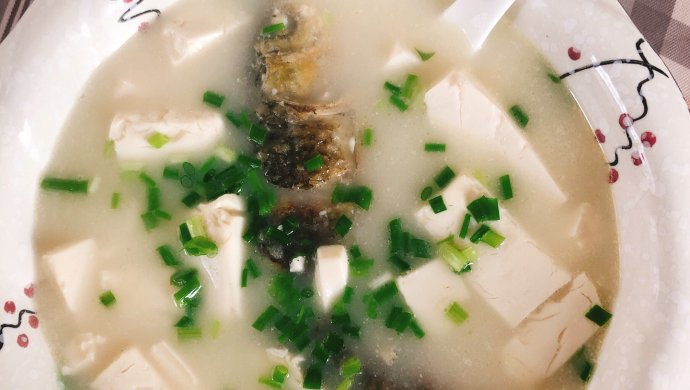 鲫鱼豆腐汤