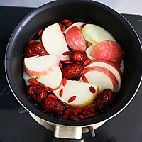 减脂刮油汤❤️苹果枸杞红枣汤的做法图解3