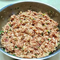 全自制猪肉藕丁馅饺子+皮的做法图解6