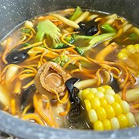 #花式炖煮不停歇#鲜掉眉毛的鲍鱼杂蔬汤的做法图解5