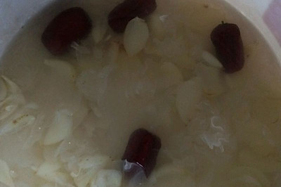 银耳百合红枣汤