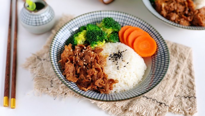 日式肥牛饭